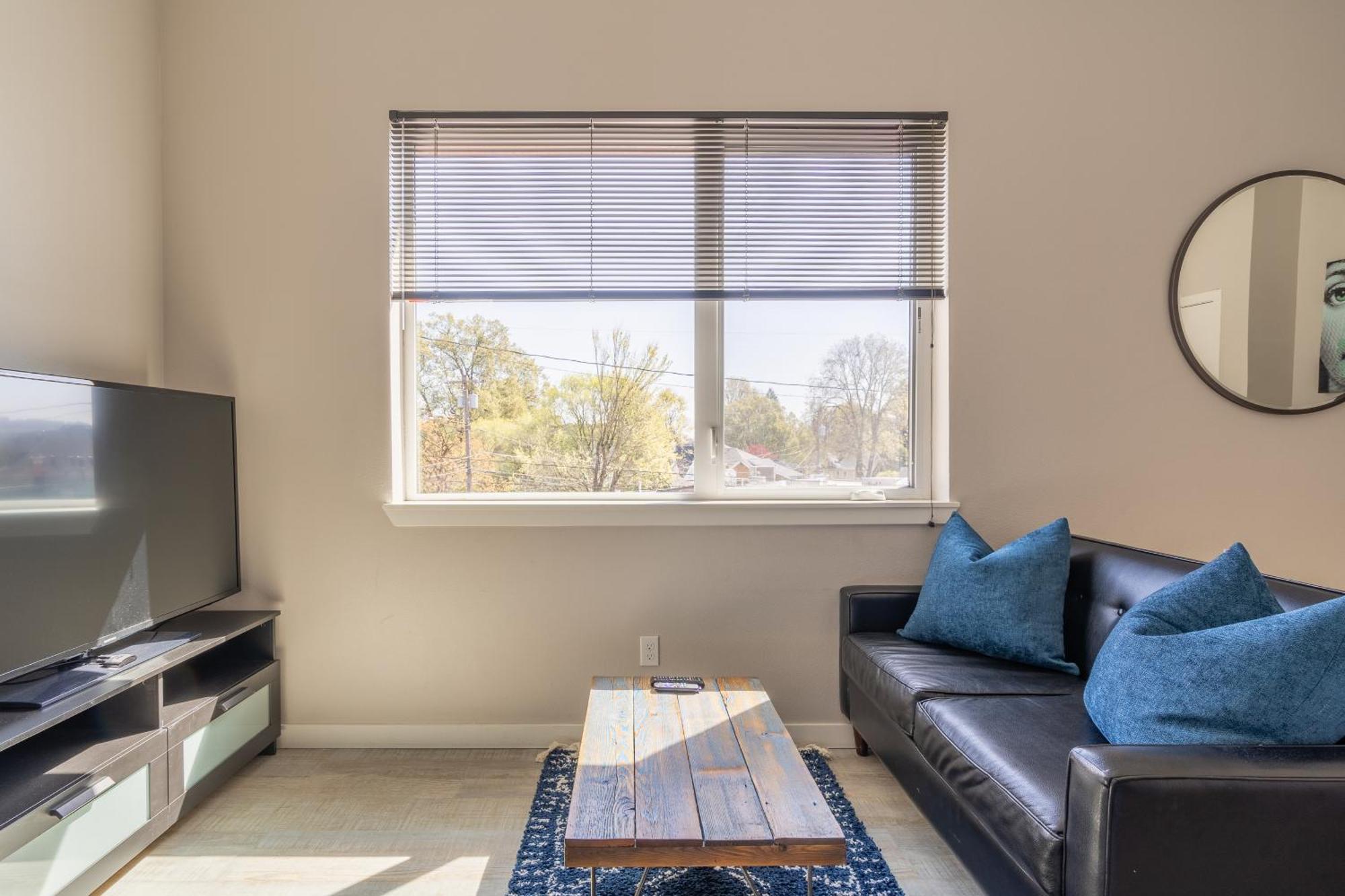 Sunny Studio Apartment - Food Carts, Coffee & Bars Portland Luaran gambar