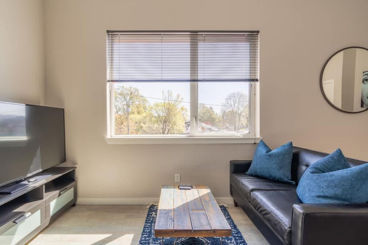 Sunny Studio Apartment - Food Carts, Coffee & Bars Portland Luaran gambar